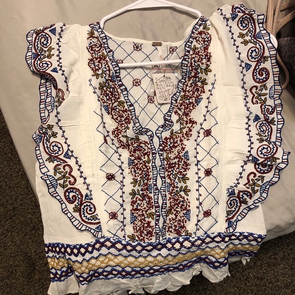 Free People ruffled short sleeve crop embroidered beaded detail w/ruffle trim - Picture 16 of 16
